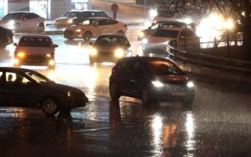 تجدد الأمطار الغزيرة في الكرك ومادبا والبلقاء وامتدادها نحو جنوب غرب عمان تجدد الأمطار الغزيرة في الكرك ومادبا والبلقاء وامتدادها نحو جنوب غرب عمان