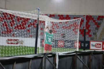 رئيس نادي الحسين ينشر صورة من مباراة الوحدات ويعلق: هذا تآمر واضح وفاضح