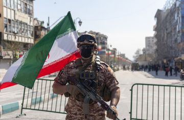 مهلة ترامب لإيران: دبلوماسية حافة الهاوية أم صفقة تحت النار؟ عاجل