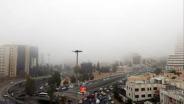 أجواء باردة وماطرة وتحذيرات من تدني الرؤية الأفقية أجواء باردة وماطرة وتحذيرات من تدني الرؤية الأفقية