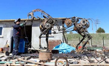 إلازيغ التركية .. تماثيل خيول من النفايات لتعزيز ثقافة إعادة التدوير إلازيغ التركية .. تماثيل خيول من النفايات لتعزيز ثقافة إعادة التدوير