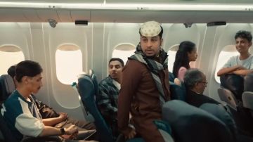 استقبال حافل لأبطال شباب البومب داخل صالات السينما السعودية استقبال حافل لأبطال شباب البومب داخل صالات السينما السعودية