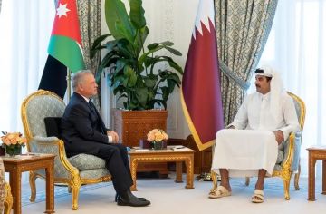 الملك والشيخ تميم يجددان رفضهما للاعتداءات الإيرانية