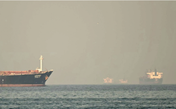 الحرس الثوري: إعادة 3 سفن شحن حاولت عبور مضيق هرمز