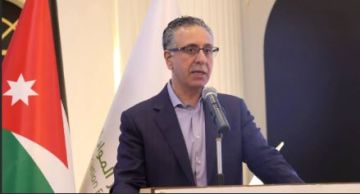 وزير الصناعة يدافع عن شركات الألبان !! وزير الصناعة يدافع عن شركات الألبان !!