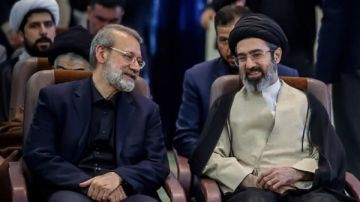 المرشد الإيراني مجتبى خامنئي ينعى لاريجاني