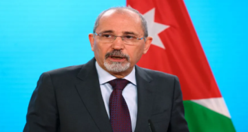 الصفدي: نعمل سياسيا لوقف العدوان على لبنان ودعم سيادة الدولة الصفدي: نعمل سياسيا لوقف العدوان على لبنان ودعم سيادة الدولة