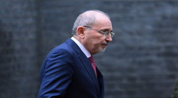 الصفدي يبحث مع نظيره القطري الاعتداءات الإيرانية على الأردن ودول مجلس التعاون الخليجي الصفدي يبحث مع نظيره القطري الاعتداءات الإيرانية على الأردن ودول مجلس التعاون الخليجي