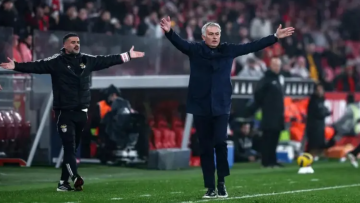  يا لك من منافق .. لاعب أتلتيكو مدريد يهاجم مورينيو