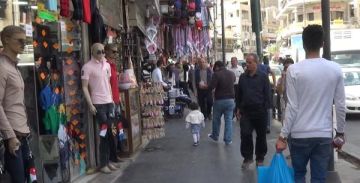 الكرك: حركة تسوق نشطة لشراء مستلزمات عيد الفطر الكرك: حركة تسوق نشطة لشراء مستلزمات عيد الفطر