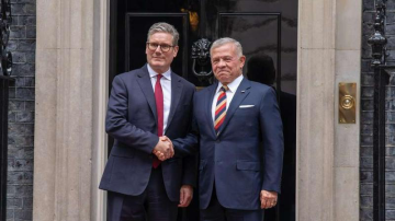 الملك ورئيس الوزراء البريطاني يبحثان سبل التوصل إلى تهدئة شاملة في المنطقة