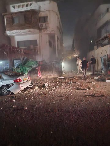 إعلام إسرائيلي: مقتل شخصين بتل أبيب إثر هجوم صاروخي إيراني