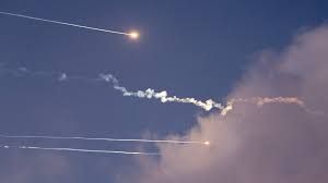 دوي صفارات الإنذار في حيفا بعد إطلاق صواريخ من إيران