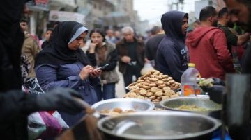 صواريخ وغارات وصفارات إنذار تبدد فرحة عيد الفطر