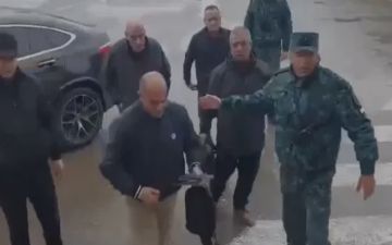 إجلاء 4 موظفين من السفارة الأردنية في إيران