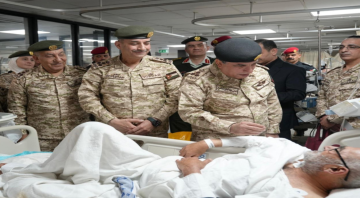 القوات المسلحة تشارك مرتباتها فرحة أول أيام الفطر السعيد وتعود المرضى من المتقاعدين والعاملين القوات المسلحة تشارك مرتباتها فرحة أول أيام الفطر السعيد وتعود المرضى من المتقاعدين والعاملين