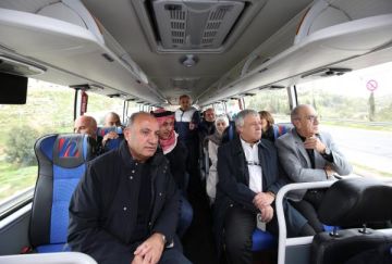 إطلاق مسار الباص السريع بين عمان والسلط إطلاق مسار الباص السريع بين عمان والسلط