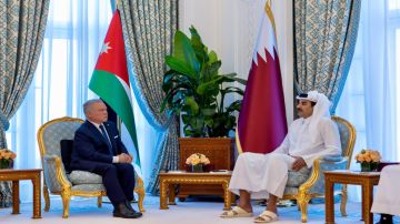 الملك وأمير قطر يبحثان في الدوحة المستجدات الخطيرة في المنطقة