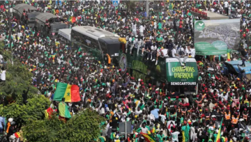 السنغال تواصل الاعتراض وتقيم احتفالات بمناسبة الفوز بكأس أفريقيا
