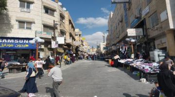 حركة نشطة في أسواق جرش استعدادا لعيد الفطر