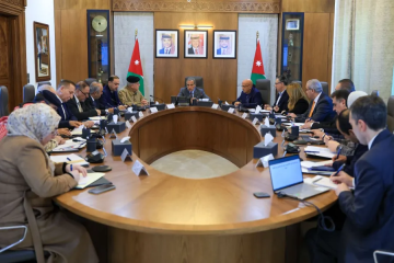 حسان يوجه بمراقبة الأسواق والأسعار واتخاذ الإجراءات لمنع الاحتكار حسان يوجه بمراقبة الأسواق والأسعار واتخاذ الإجراءات لمنع الاحتكار