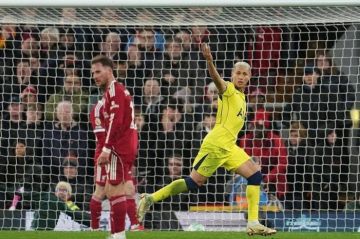 ليفربول يقع في فخ ضيفه توتنهام ليفربول يقع في فخ ضيفه توتنهام