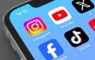 لأول مرة.. حكم على إنستغرام ويوتيوب بسبب إدمان وسائل التواصل
