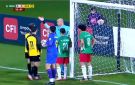 بسبب شباك ممزقة.. إلغاء هدف يشعل موجة غضب في الدوري الأردني (فيديو)