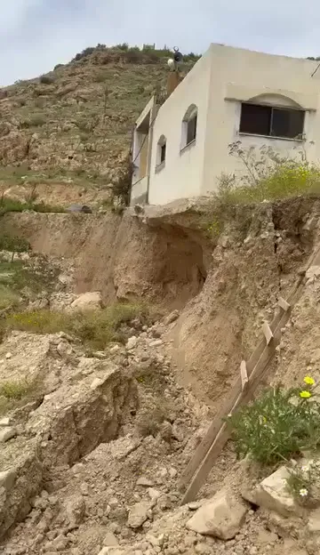 اوقاف مادبا تقرر إغلاق مسجد الهيدان احترازيا بسبب خطر الانهيارات