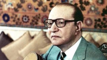 موسيقار الأجيال يتوفى رسميا ثم يعود للحياة .. ما القصة؟ موسيقار الأجيال يتوفى رسميا ثم يعود للحياة .. ما القصة؟