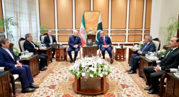 تفاصيل اليوم الأول من المحادثات بين إيران والولايات المتحدة