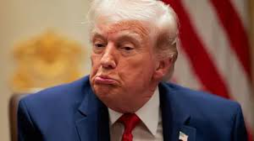  أكسيوس : مستشارو ترامب في حيرة من قراراته تجاه إيران