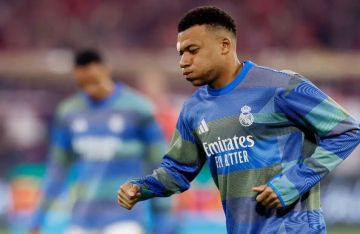 مبابي يختار "أسطورة" لقيادة ريال مدريد