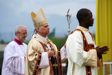  بابا الفاتيكان: أجانب ينهبون ثروات أفريقيا