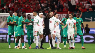 تفاصيل جديدة ..  حكم نهائي أفريقيا تلقى  تعليمات عليا  أثناء انسحاب السنغال