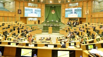 الأعيان يقر 6 مشاريع قوانين كما وردت من النواب