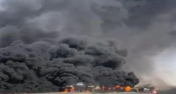 الدوريات الخارجية تكشف تفاصيل حادث تصادم واشتعال 4 مركبات على الطريق الصحراوي