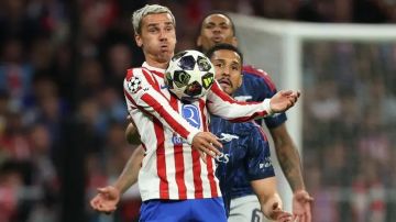 بركلتي جزاء.. أتلتيكو مدريد يتعادل مع أرسنال