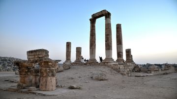 أجواء لطيفة الحرارة الاثنين مع فرصة لهطول زخات من المطر