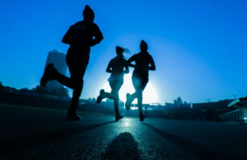 هل التمارين الصباحية أفضل من المسائية؟ هل التمارين الصباحية أفضل من المسائية؟