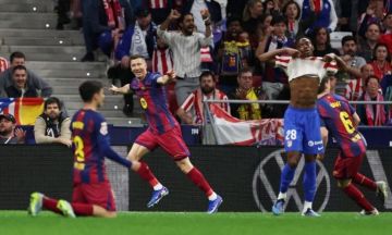 بعد هزيمة ريال مدريد ..  برشلونة يفوز على أتليتيكو ويقطع خطوة كبيرة نحو لقب الدوري