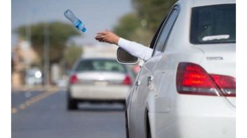 رمي النفايات في الشوارع مخالفة قانونية وغرامتها تصل إلى 500 دينار