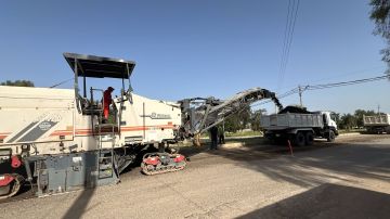  الأشغال تبدأ صيانة طريق ديرعلا الرئيسي