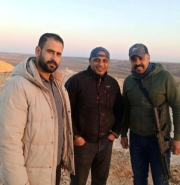 الرائد العمارين ينعى زملاءه الشهداء مراد وخلدون وصبحي الرائد العمارين ينعى زملاءه الشهداء مراد وخلدون وصبحي