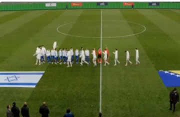 لاعبو منتخب البوسنة يتجاهلون مصافحة لاعبي إسرائيل لاعبو منتخب البوسنة يتجاهلون مصافحة لاعبي إسرائيل