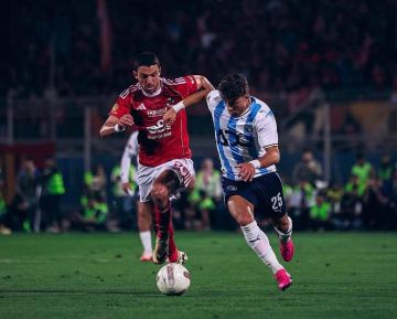 بيراميدز يكتسح الأهلي بثلاثية ويشعل صراع الدوري المصري