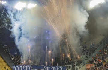حرق علم هيرتا برلين.. أحداث شغب وفوضى عارمة في الدوري الألماني