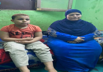 مصر .. ما حقيقة استبدال طالب المنيا حقيبته بالطعام؟