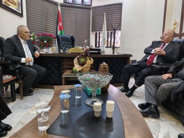 سماوي يزور نقابة الفنانين مهنئا بمجلسها الجديد