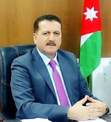 العلم رمز الوطن .. الحاضر فينا .. العلم رمز الوطن .. الحاضر فينا ..